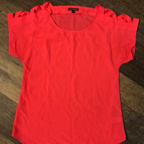 Express Tops - Hot pink Express top w. criss-cross open shoulder Express Tops - Hot pink Express top w. criss-cross open shoulder